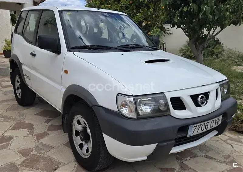 Usado Nissan Terrano Comfort 125 CV (91 kW) 2002 Blanco SUV