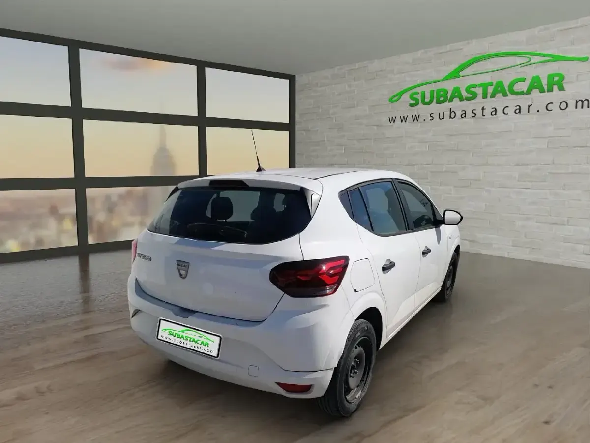 Usado Dacia Sandero Essentiel 100 CV (73 kW) 2021 Blanco