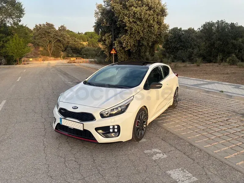 Usado Kia ProCeed GT 204 CV (150 kW) 2014 Blanco Utilitario