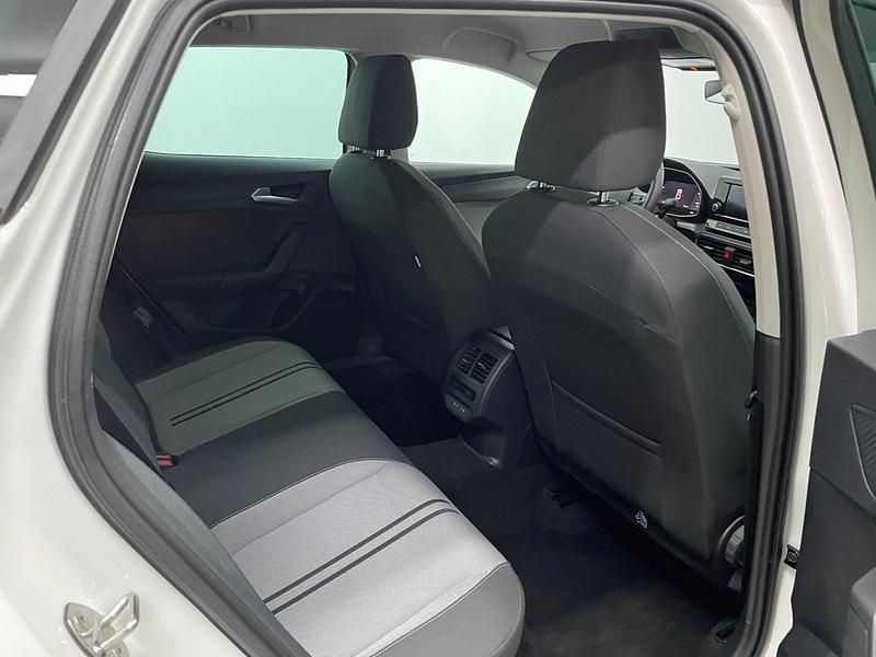 Usado Seat Leon Style 110 CV (80 kW) 2024 Blanco