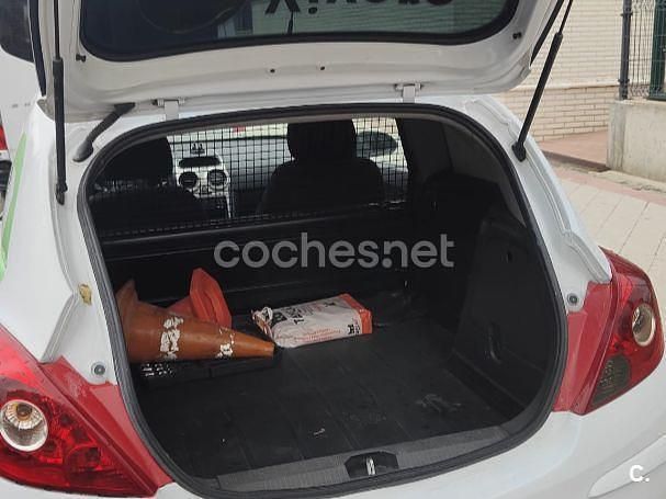 Usado Opel Corsa Essentia 75 CV (55 kW) 2008 Blanco Berlina
