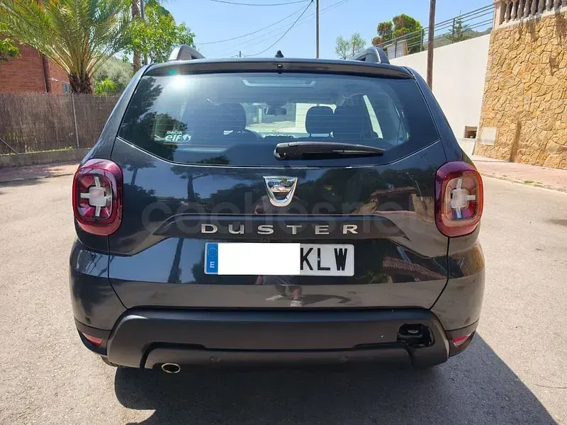 Usado Dacia Duster Comfort 110 CV (80 kW) 2018 Gris / plata SUV