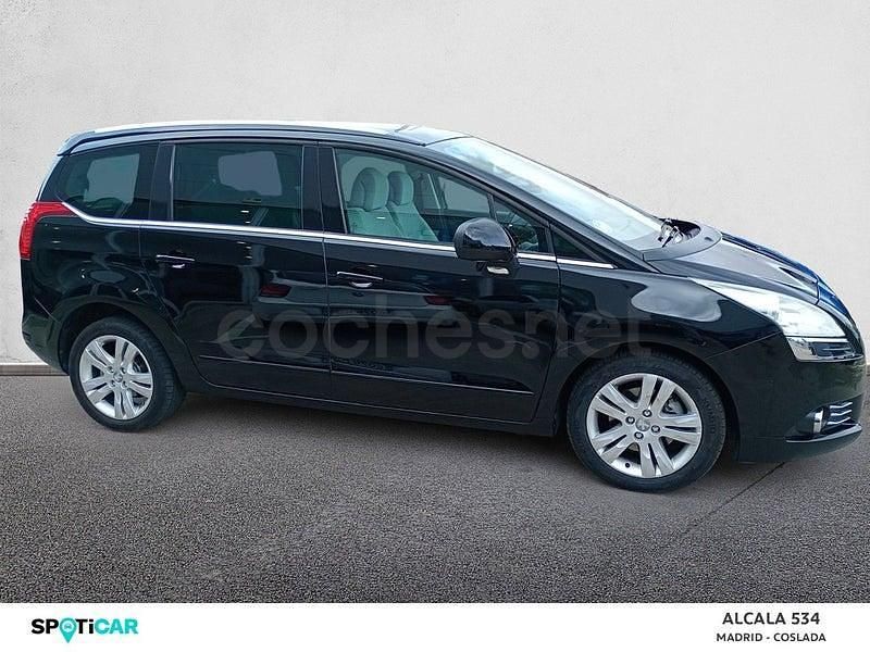 Usado Peugeot 5008 Style 150 CV (110 kW) 2014 Negro Monovolumen