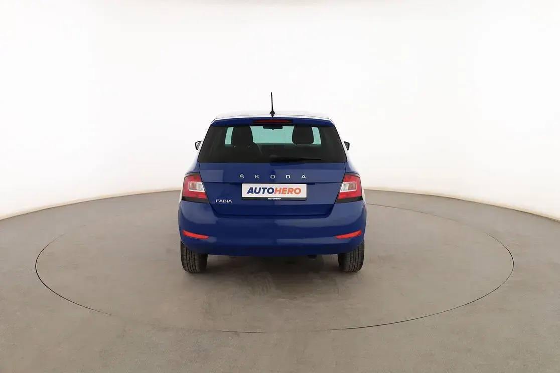 Usado Skoda Fabia Ambition 95 CV (69 kW) 2020 Azul Utilitario