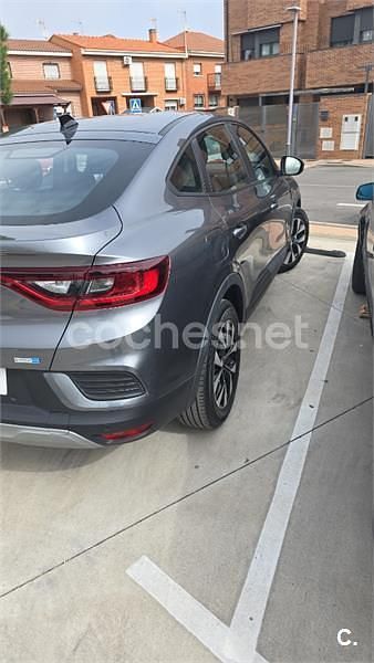 Usado Renault Arkana Intens 145 CV (106 kW) 2022 Gris / plata SUV