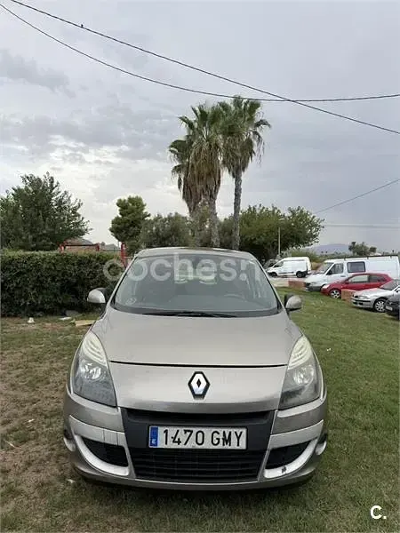 Usado Renault Scénic III Expression 105 CV (77 kW) 2009 Beige Monovolumen
