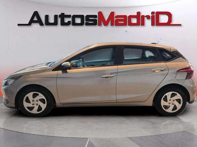 Usado Hyundai i20 101 CV (74 kW) 2022 Gris Berlina