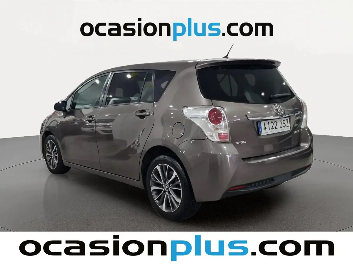 Usado Toyota Verso Advance 112 CV (82 kW) 2016 Marrón Monovolumen