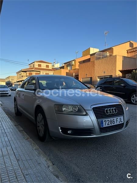 Usado Audi A6 140 CV (102 kW) 2006 Gris / plata Berlina