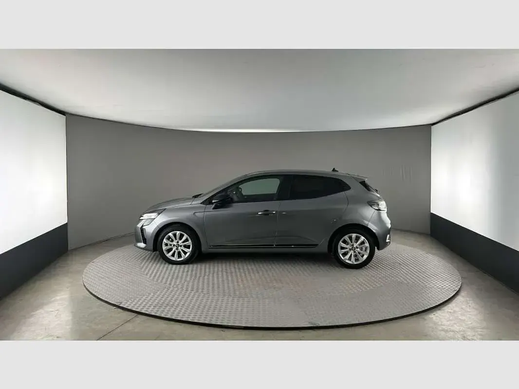 Usado Renault Clio V Evolution 101 CV (74 kW) 2025 Gris Utilitario