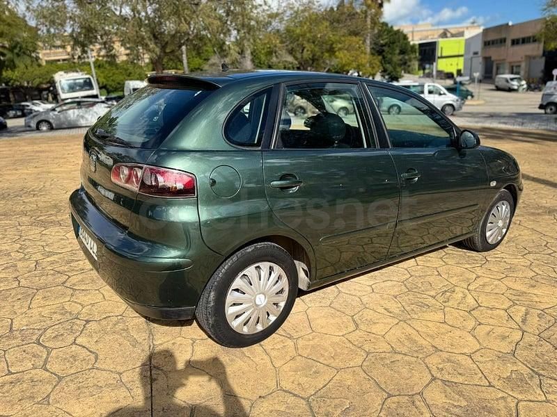 Usado Seat Ibiza Reference 100 CV (73 kW) 2004 Verde Utilitario