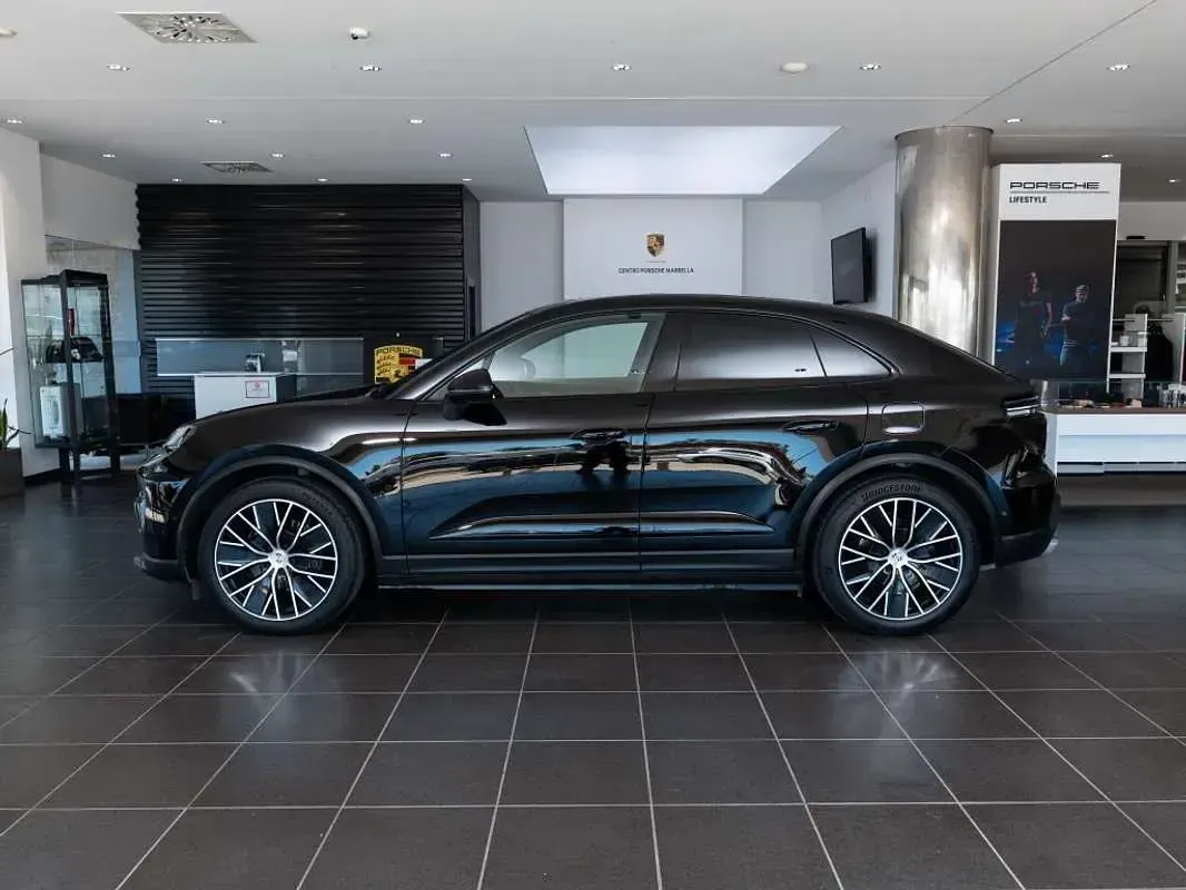Usado Porsche Macan 300 kW (408 CV) 2024 Negro SUV