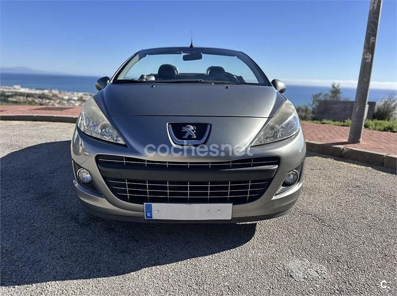 Usado Peugeot 207 CC 120 CV (88 kW) 2011 Gris / plata Descapotable