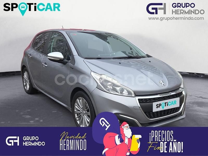Usado Peugeot 208 Signature Sky 82 CV (60 kW) 2019 Gris / plata Utilitario
