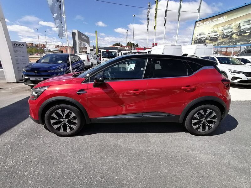 Usado Renault Captur Techno 90 CV (66 kW) 2023 Rojo SUV