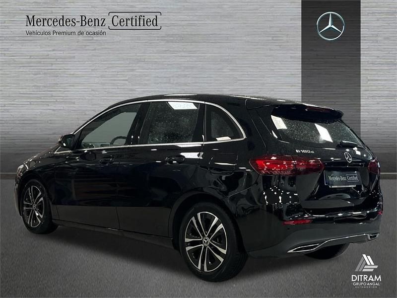 Usado Mercedes B180 116 CV (85 kW) 2024 Negro Monovolumen