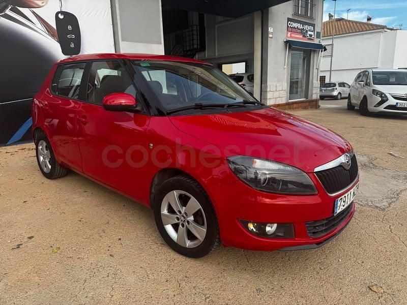 Usado Skoda Fabia 69 CV (50 kW) 2014 Rojo Berlina