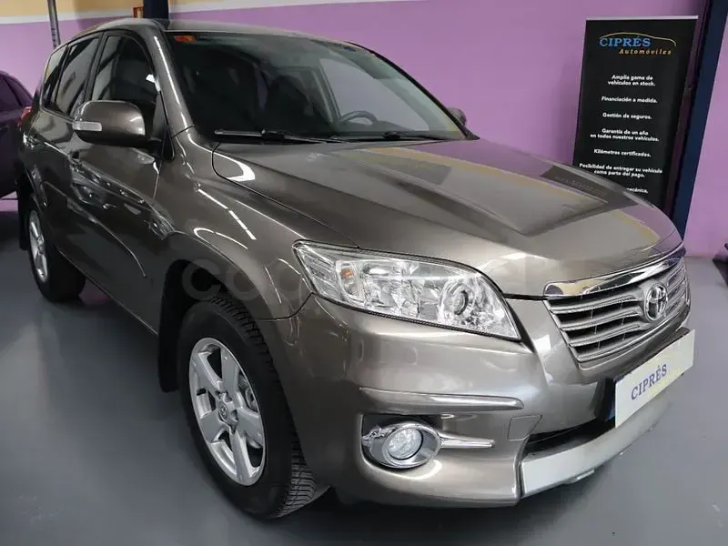 Usado Toyota RAV4 Executive 150 CV (110 kW) 2012 Marrón SUV