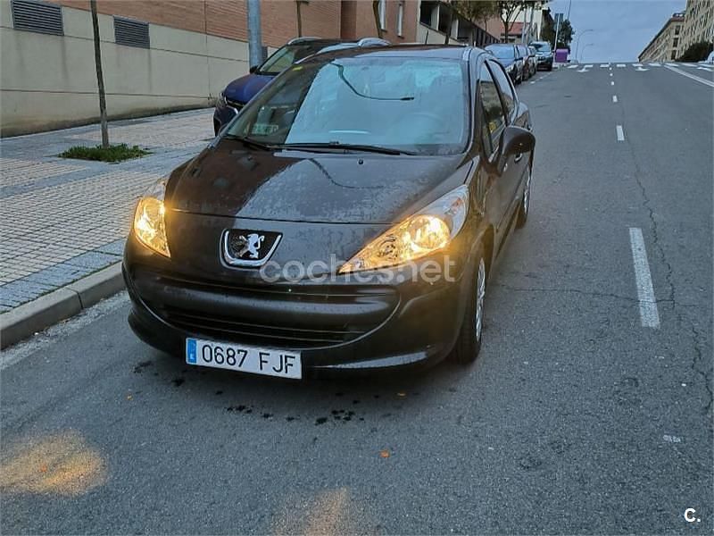 Usado Peugeot 207 70 CV (51 kW) 2007 Negro Berlina