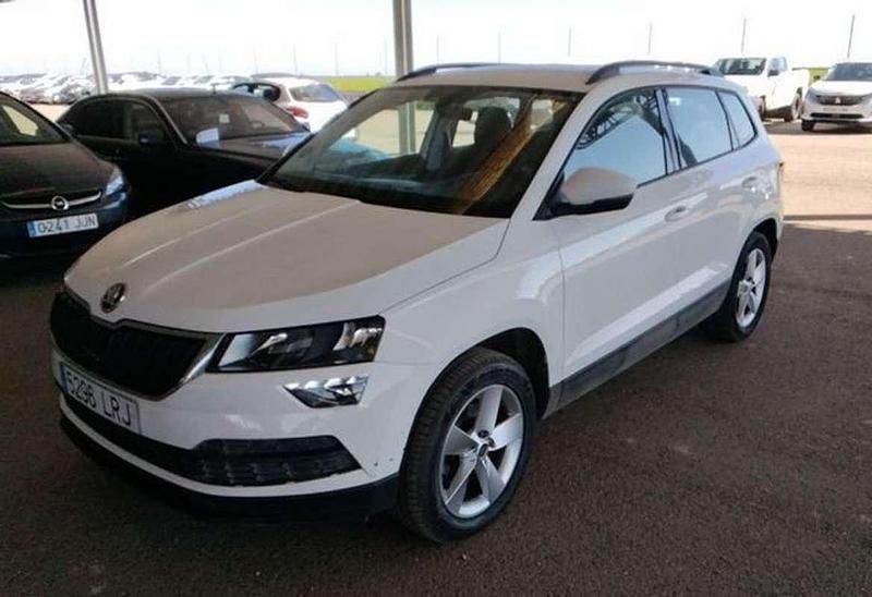 Usado Skoda Karoq Ambition 150 CV (110 kW) 2021 Blanco SUV