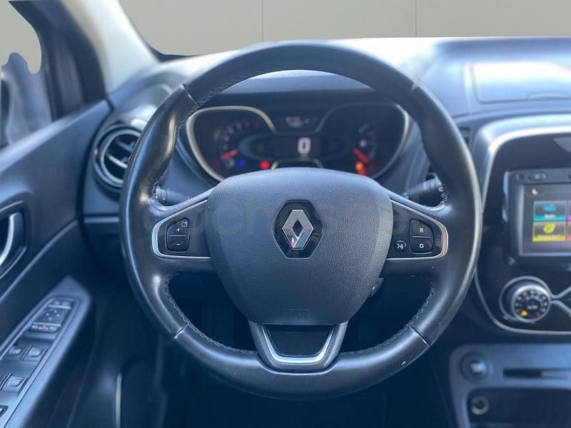 Usado Renault Captur Zen 90 CV (66 kW) 2019 Gris / plata SUV