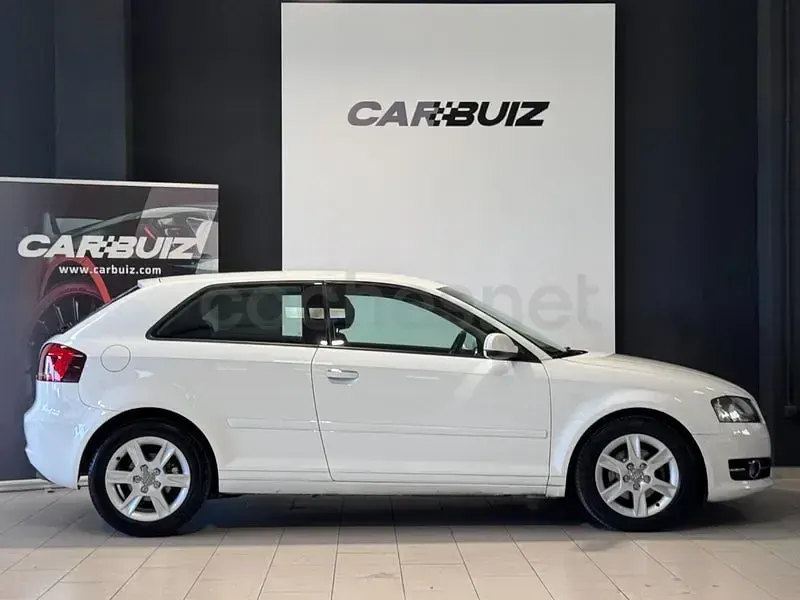 Usado Audi A3 Attraction 105 CV (77 kW) 2011 Blanco Utilitario