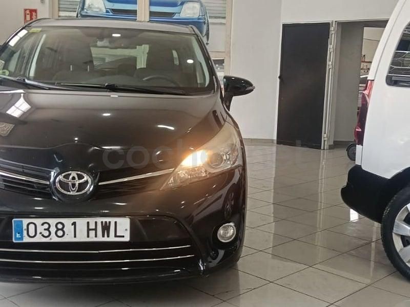 Usado Toyota Verso Active 126 CV (92 kW) 2013 Negro Monovolumen