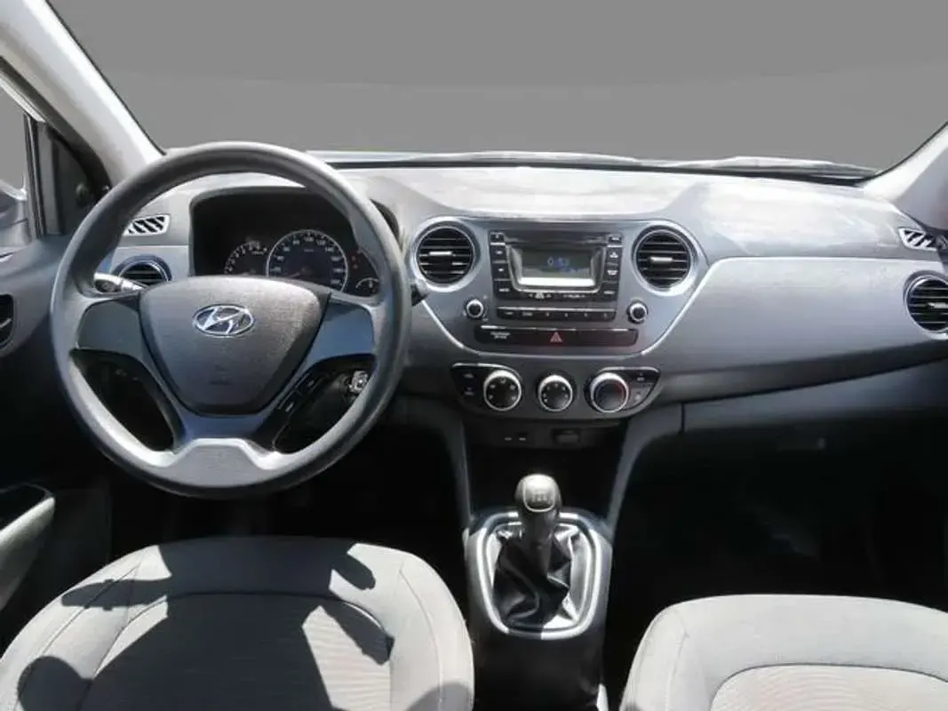 Usado Hyundai i10 Classic 87 CV (63 kW) 2019 Blanco Utilitario