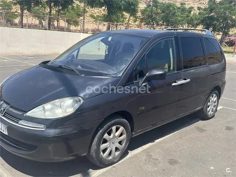 Usado Peugeot 807 130 CV (95 kW) 2006 Negro Monovolumen