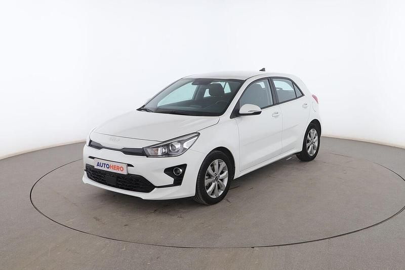 Usado Kia Rio 101 CV (74 kW) 2023 Blanco Utilitario