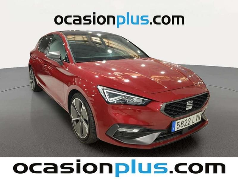 Usado Seat Leon FR 150 CV (110 kW) 2021 Rojo Utilitario