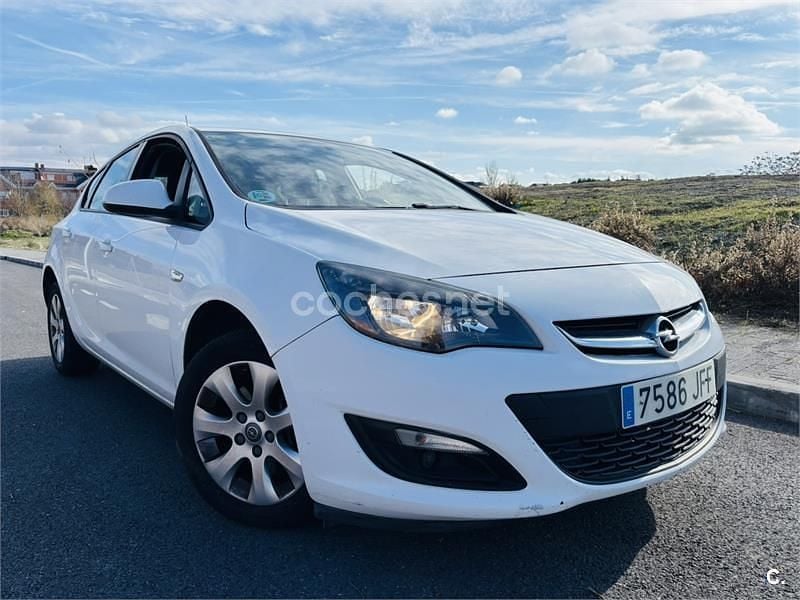 Blanco Usado 2015 Opel Astra Business Berlina | 4900 € (Super precio) - Imagen 1/4