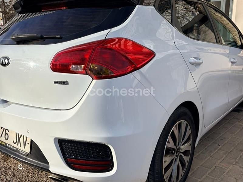 Usado Kia Ceed GT 136 CV (100 kW) 2015 Blanco Berlina