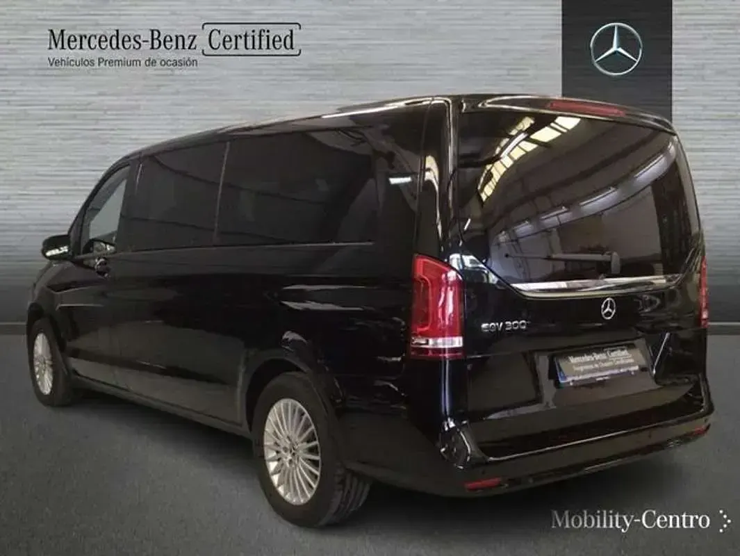 Usado Mercedes EQV300 150 kW (204 CV) 2024 Negro Monovolumen