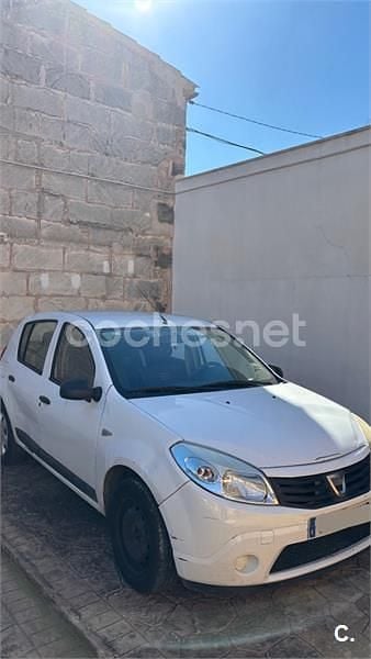 Usado Dacia Sandero Ambiance 75 CV (55 kW) 2012 Blanco Berlina