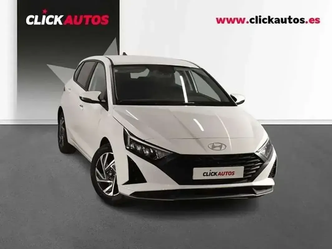Käytetty Hyundai i20 80 HP (58 kW) 2025 Valkoinen Viistoperä
