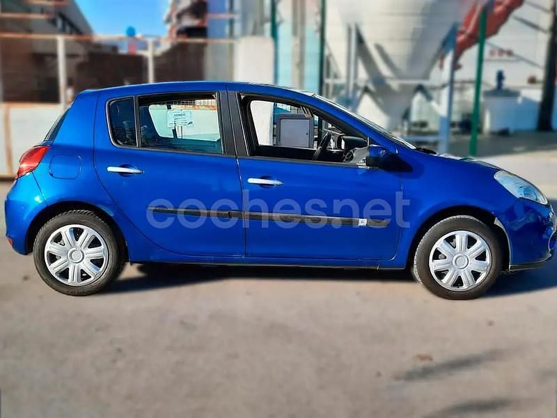Usado Renault Clio II GT 105 CV (77 kW) 2009 Azul Berlina
