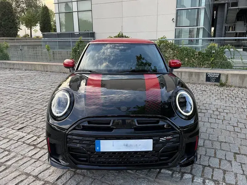 Usado Mini John Cooper Works 231 CV (169 kW) 2025 Negro Utilitario