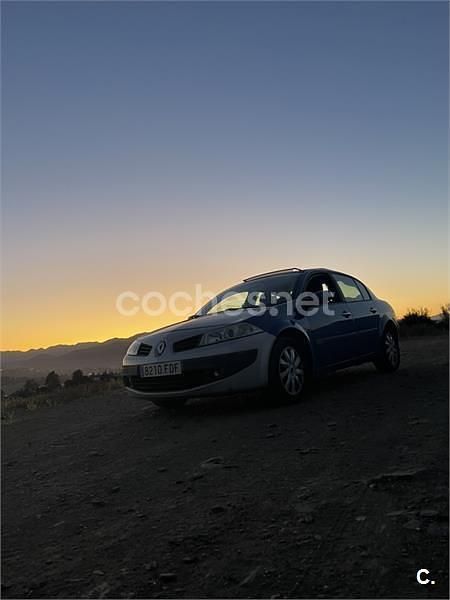 Azul Usado 2006 Renault Mégane II Berlina | 2000 € (Buen precio) - Imagen 1/4