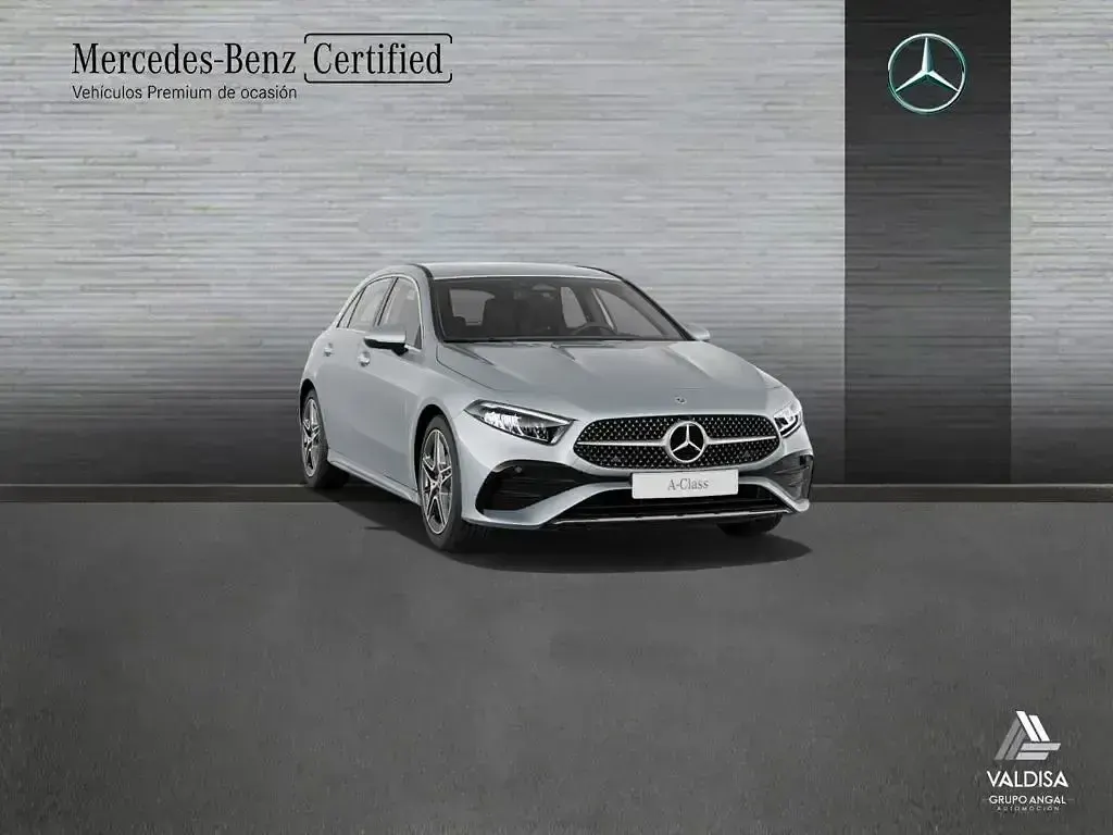 Usado Mercedes A180 136 CV (100 kW) 2025 Gris Berlina