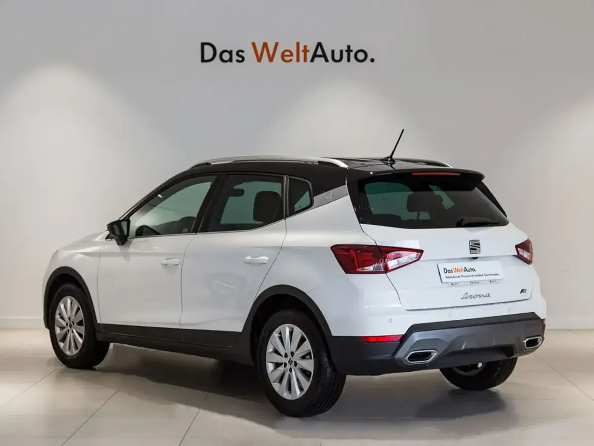 Usado Seat Arona FR 110 CV (80 kW) 2022 Blanco SUV