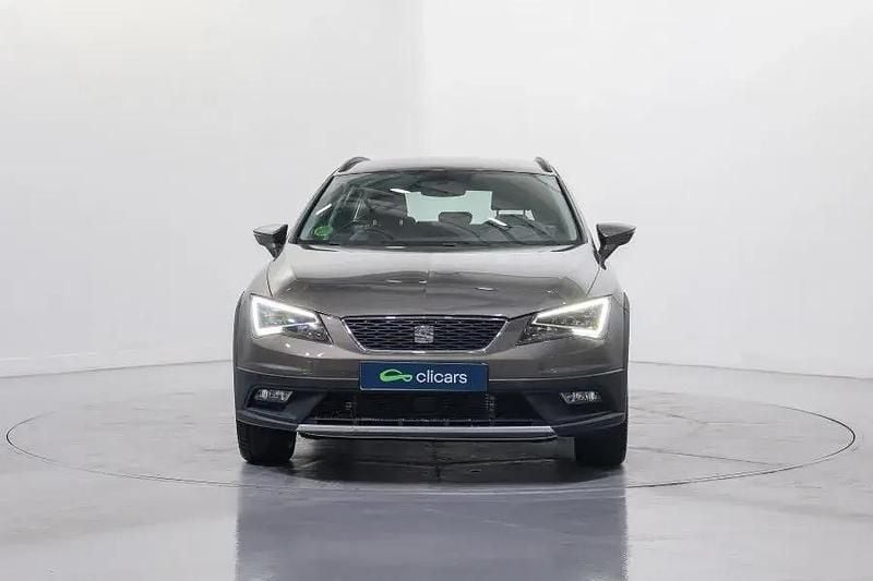 Käytetty Seat Leon FR 184 HP (135 kW) 2015 Harmaa Katumaasturi
