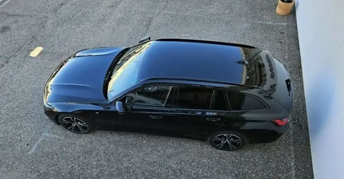 Używany BMW 330e M Sport 292 KM (214 kW) 2025 Czarny Kombi