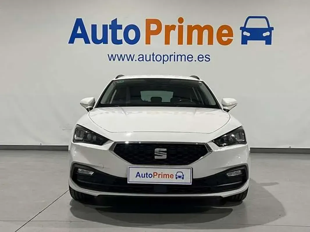 Begagnad Seat Leon ST Style 116 HK (85 kW) 2021 Vit Kombi