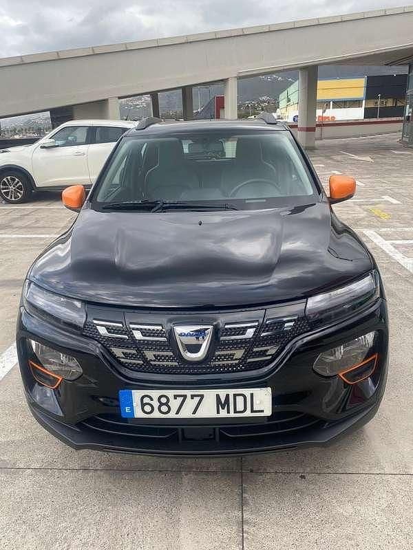 Negro Usado 2023 Dacia Spring Expression Utilitario | 12.349 € (Precio justo) - Imagen 1/4