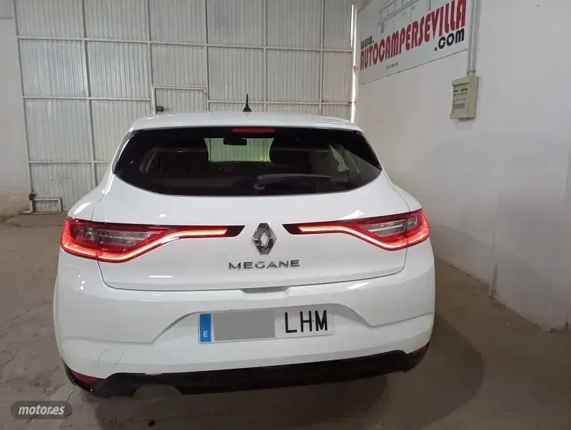 Usado Renault Mégane IV Business 95 CV (69 kW) 2020 Blanco
