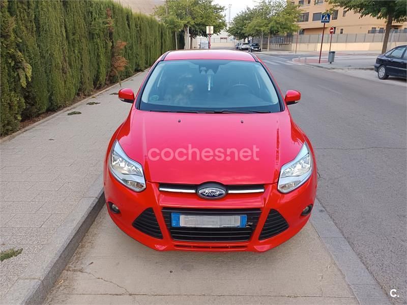 Rojo Usado 2013 Ford Focus Titanium Berlina | 6500 € (Buen precio) - Imagen 1/4
