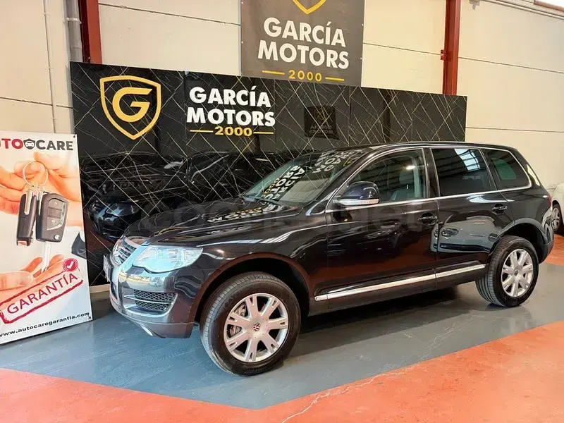 Usado VW Touareg 240 CV (176 kW) 2008 Negro SUV