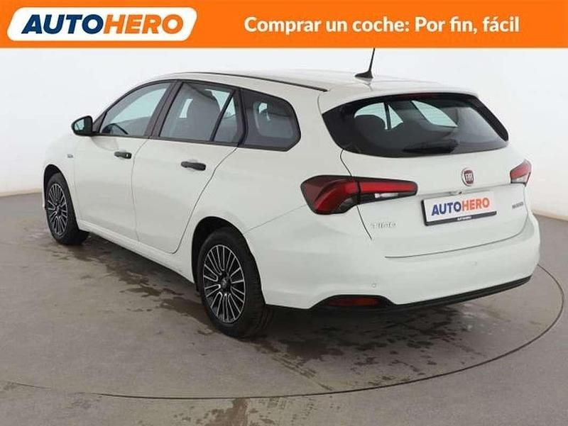 Usado Fiat Tipo Cross 131 CV (96 kW) 2024 Blanco Familiar