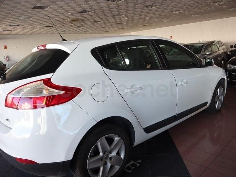Usado Renault Mégane Bose Edition 110 CV (80 kW) 2015 Blanco Berlina